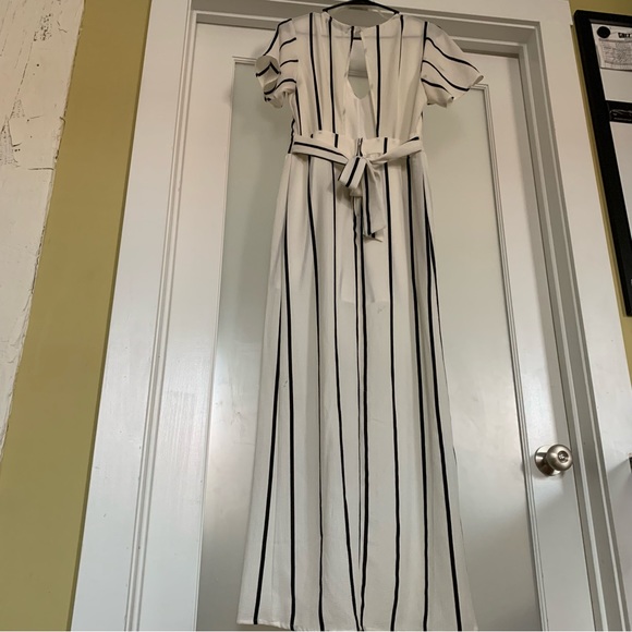 Crystal Sky White and Black Striped Jumpsuit/ Shorts/ Duster Romper--Size 7 - Picture 6 of 15